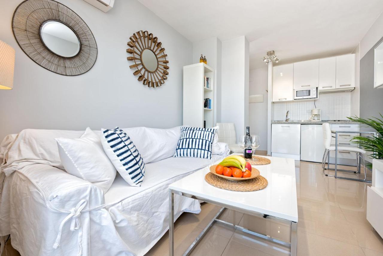 Susana Beach Apartment In Malaga By Solaga Holiday Homes Eksteriør bilde